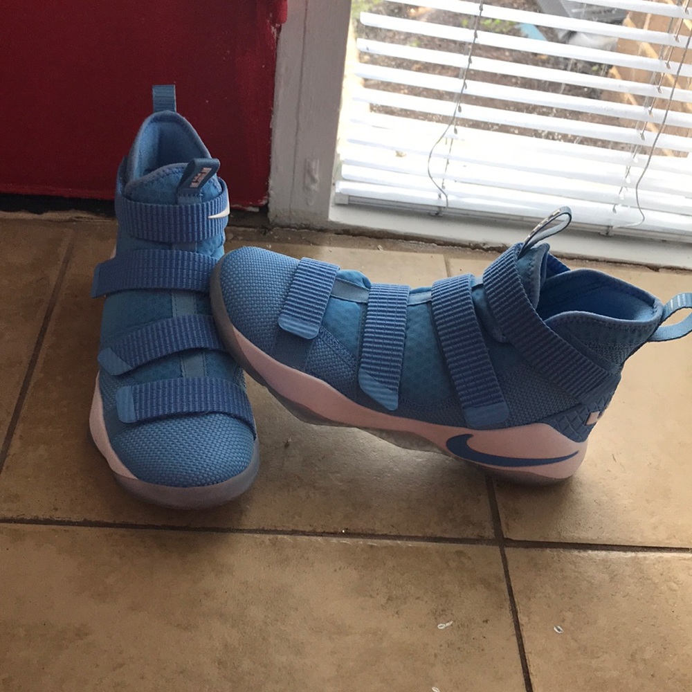 Nike LeBron Soldiers